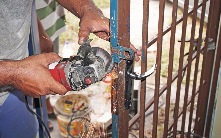 techniciens qualifiés serrurier ouverture de porte Massy